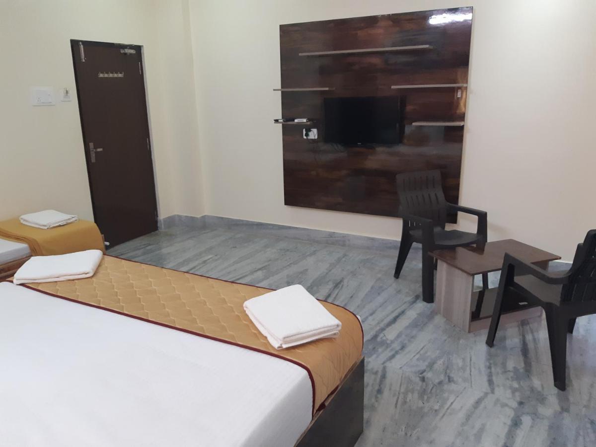 סריקאלהסטי Devansh Bhanu Residency Dbr מראה חיצוני תמונה