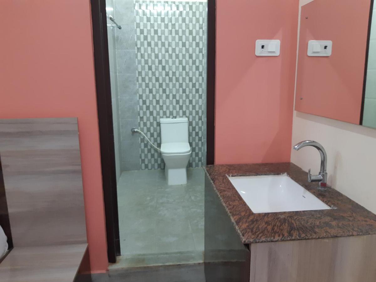 סריקאלהסטי Devansh Bhanu Residency Dbr מראה חיצוני תמונה