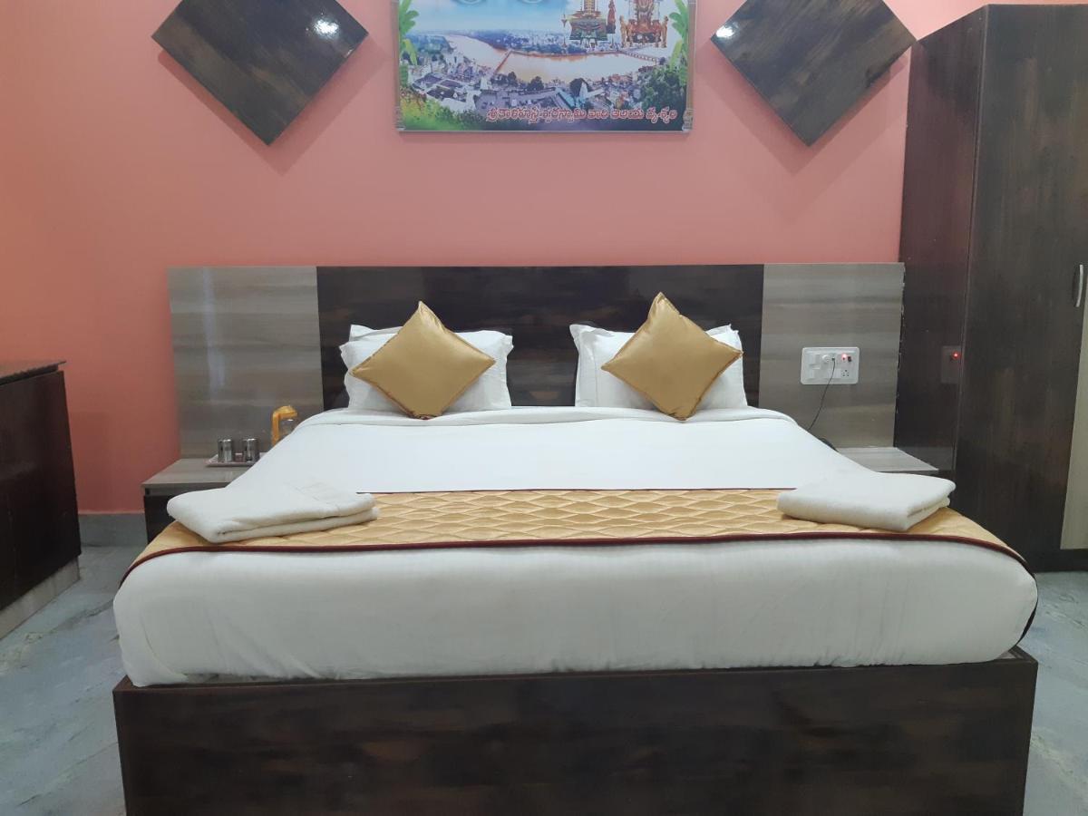 סריקאלהסטי Devansh Bhanu Residency Dbr מראה חיצוני תמונה