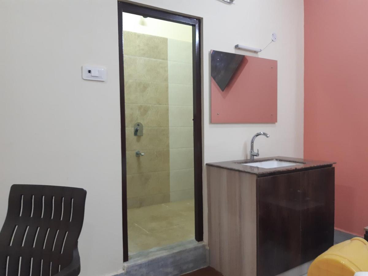 סריקאלהסטי Devansh Bhanu Residency Dbr מראה חיצוני תמונה