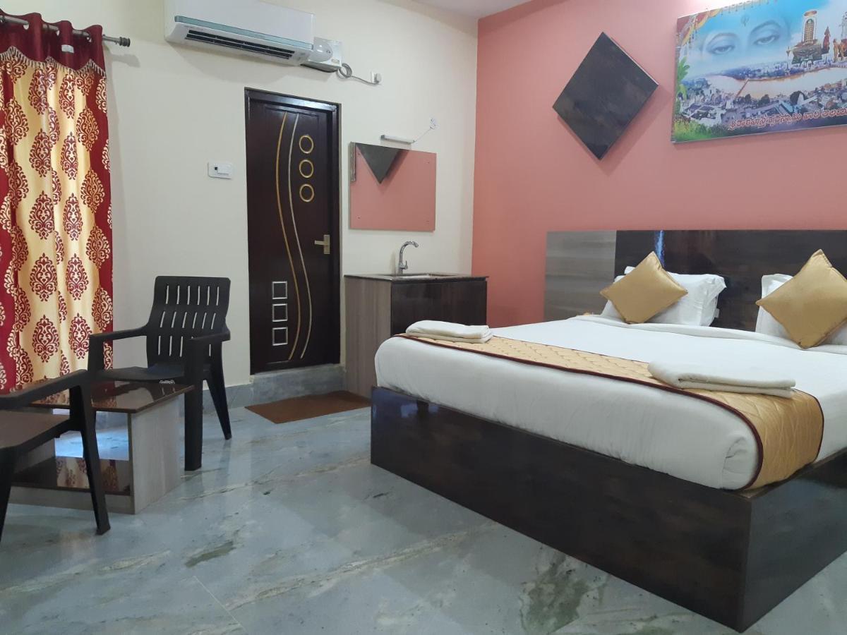 סריקאלהסטי Devansh Bhanu Residency Dbr מראה חיצוני תמונה